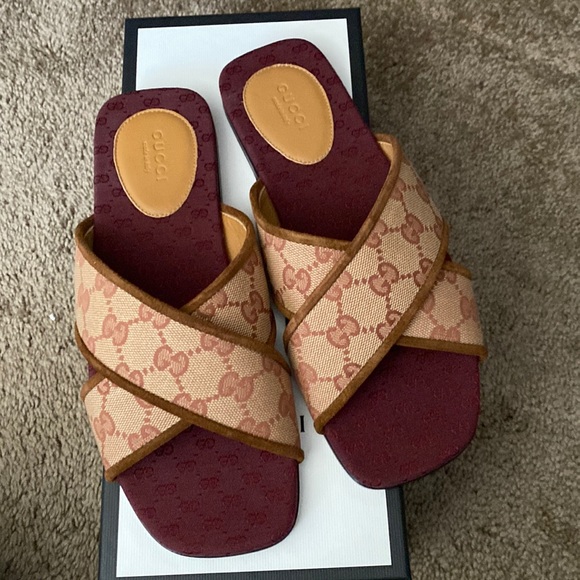 Gucci Shoes - Original sweet Gucci sandals (BRAND NEW)